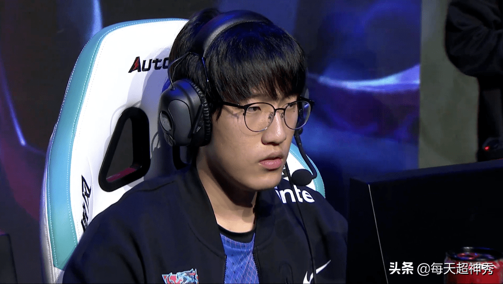 RNG轻取CLG，Tarzan单局斩获MVP宿命之战四强赛，锁定晋级资格