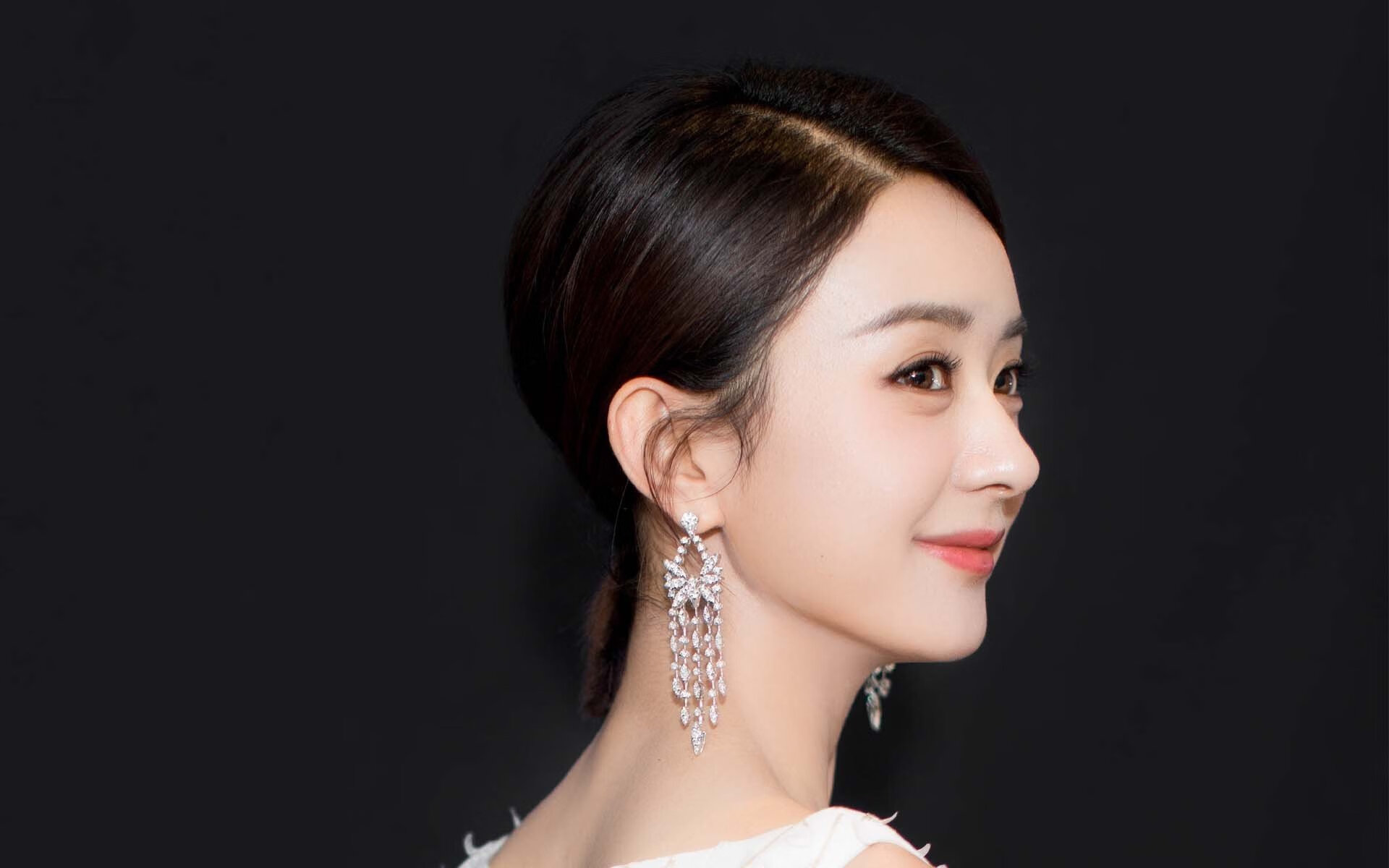 当跳羚踏平智利，恩佐在伯纳乌接管比赛