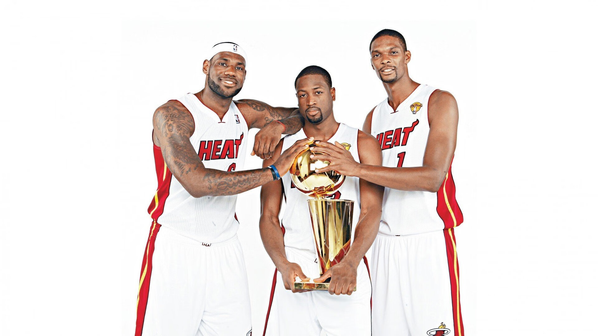 窒息防守绞杀黄蜂！浓眉禁区只手遮天，湖人五连胜背后的隐形MVP