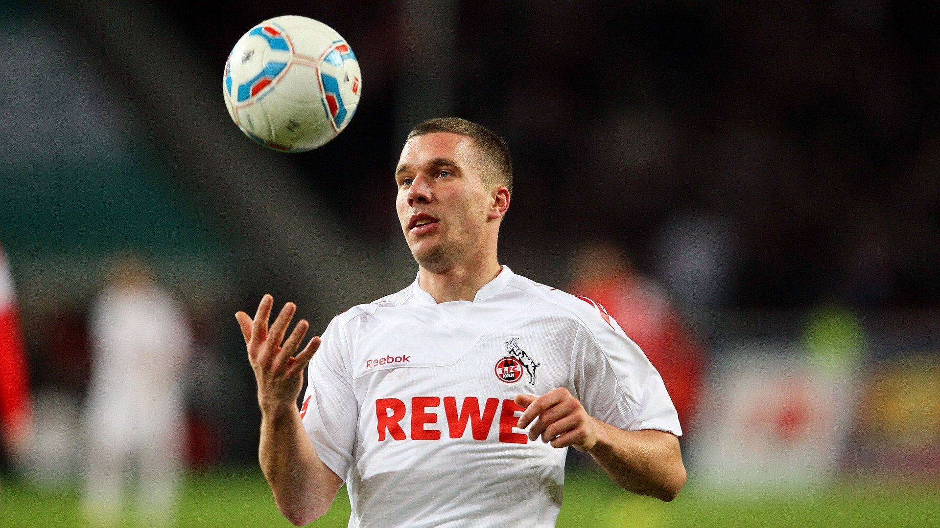 伯纳乌服务器宕机之夜，当尤文用钢筋水泥的节奏，带走皇马的云端足球