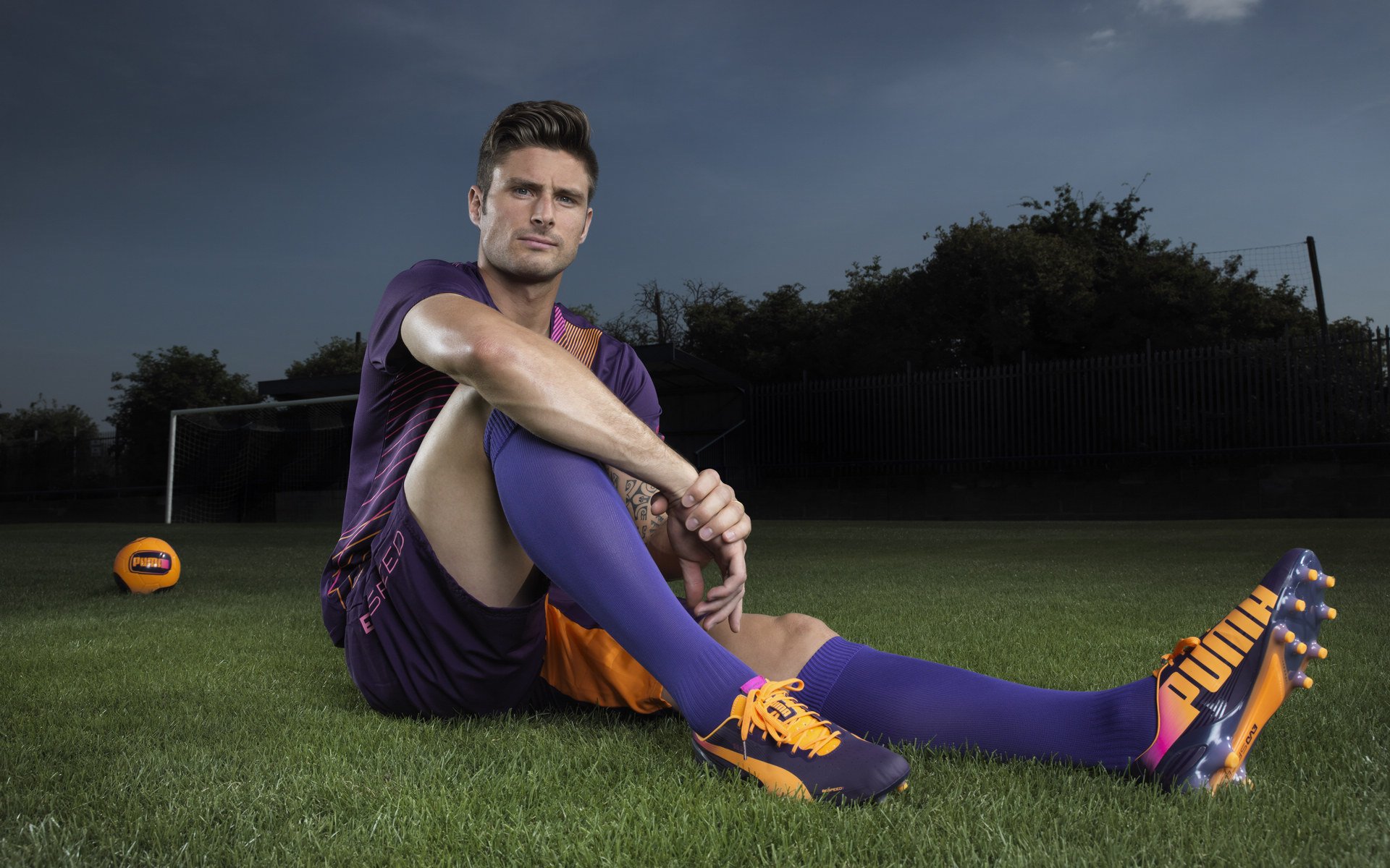 开云下载-新西兰制霸巴黎，划破塞纳河的银桨，皮克如何成为关键先生